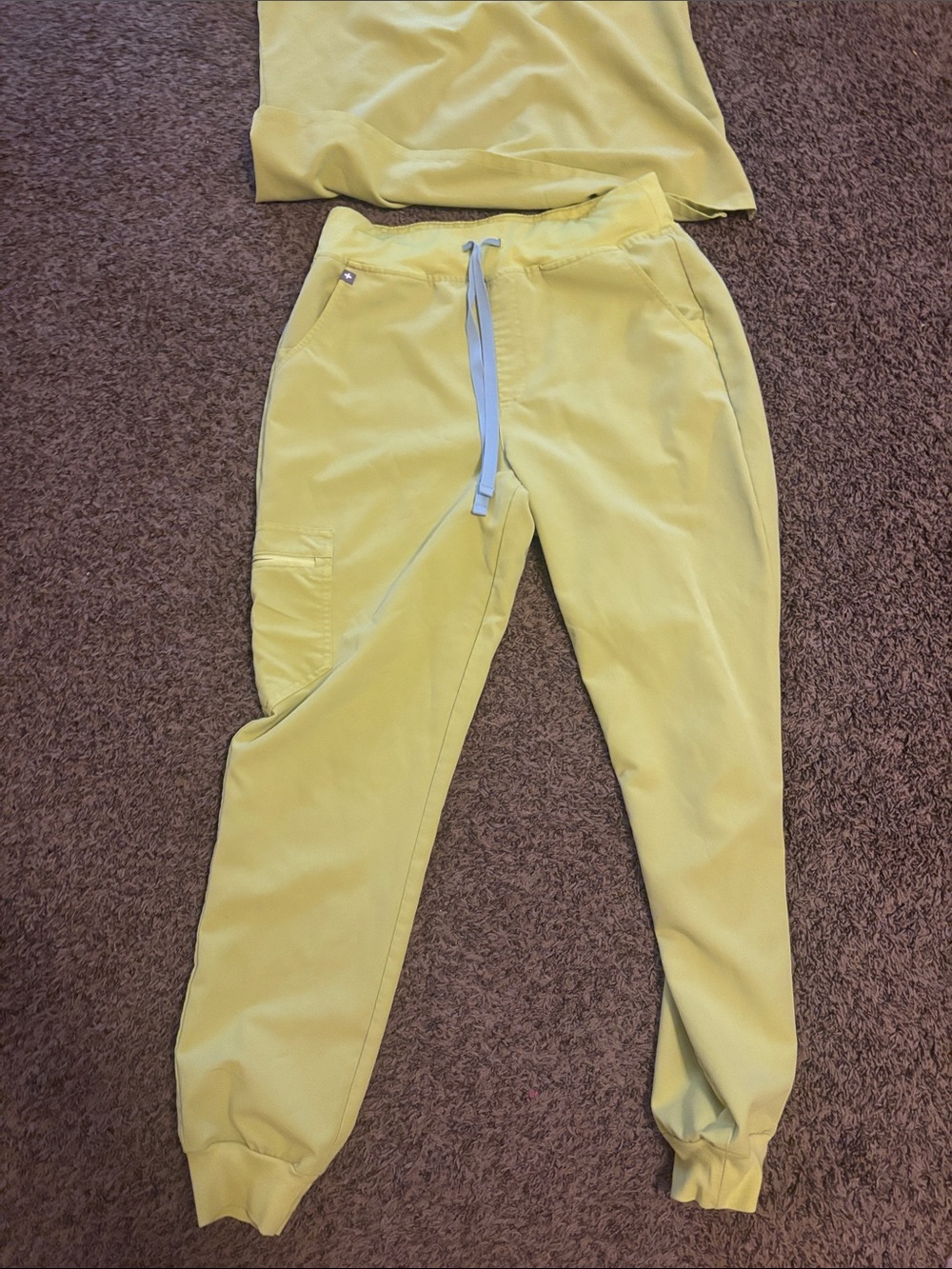 Figs Yellow V-Neck Scrub Top with matching pants included - Picture 5 of 5